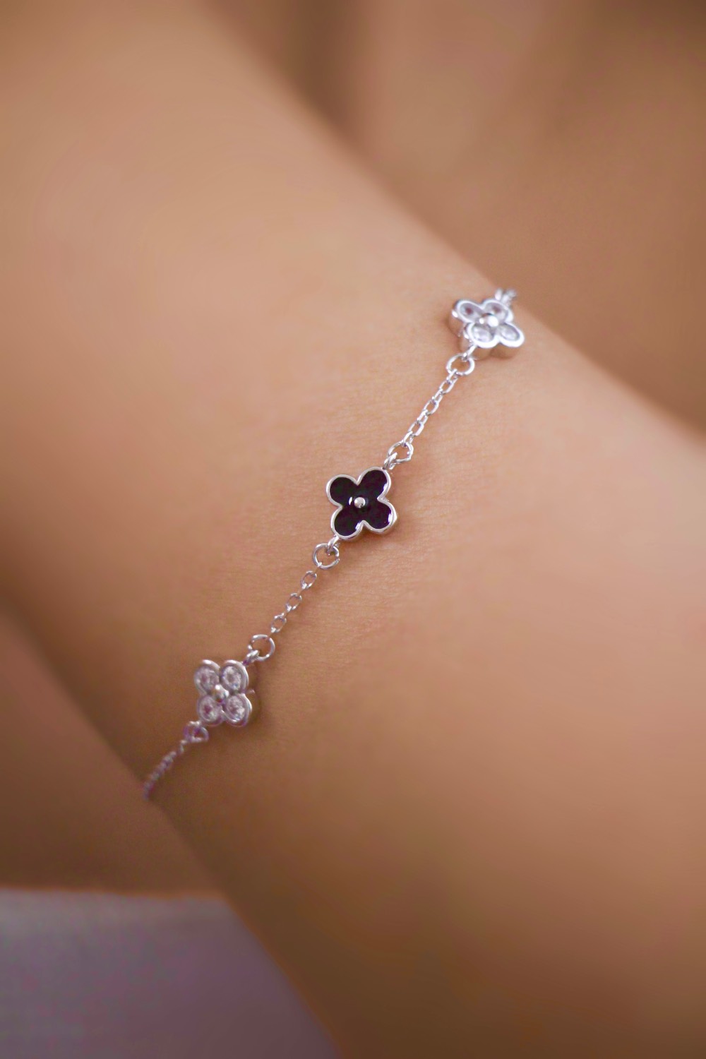 دستبند نقره ونکلیف